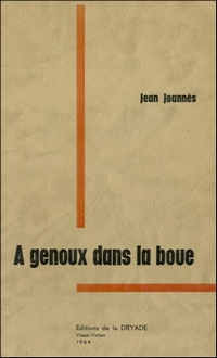 A genoux dans la boue