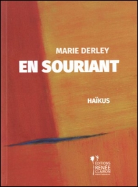 En souriant